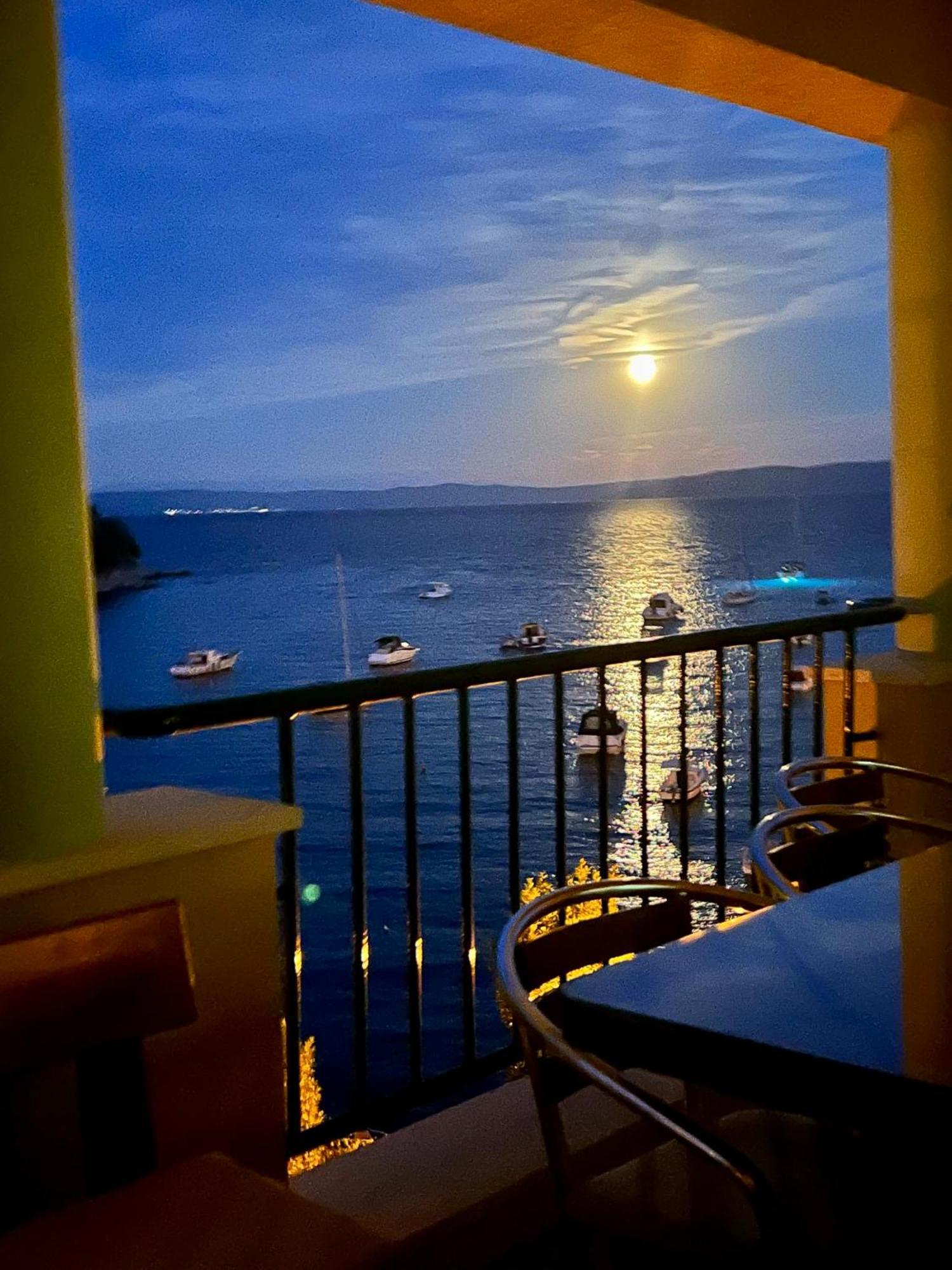 Villamar Beachfront Apartments With Free Private Parking 拉巴克 外观 照片